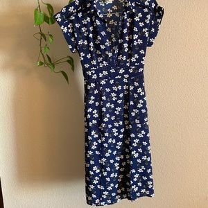 A-line 1940s inspired Monteau dress.